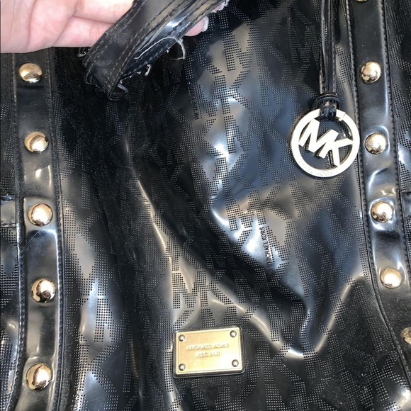 Micheal kors patent leather bag - Picture 7 of 7